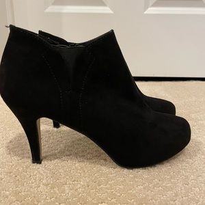 Madden Girl back suede platform booties - s7.5
